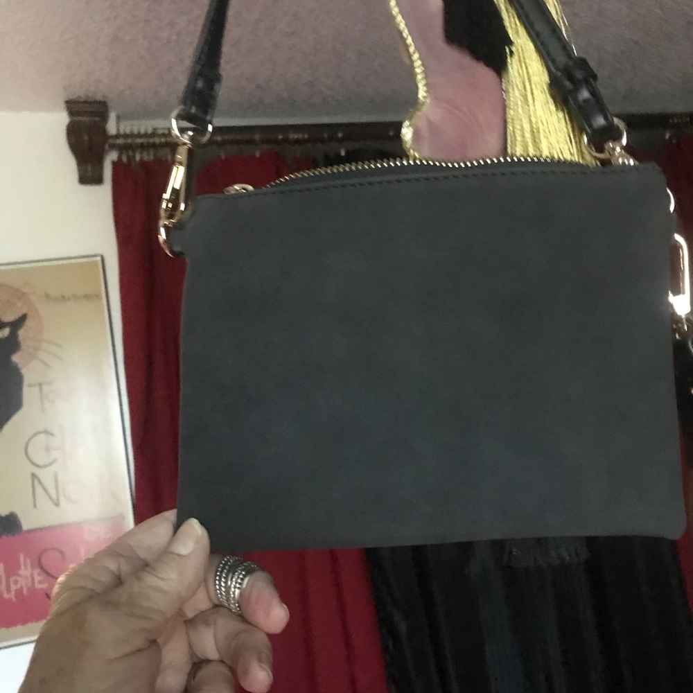 🖤”NWOT”🖤BLACK WRISTLET/CROSSBODY REMOVABLE STRAP - Picture 2 of 5